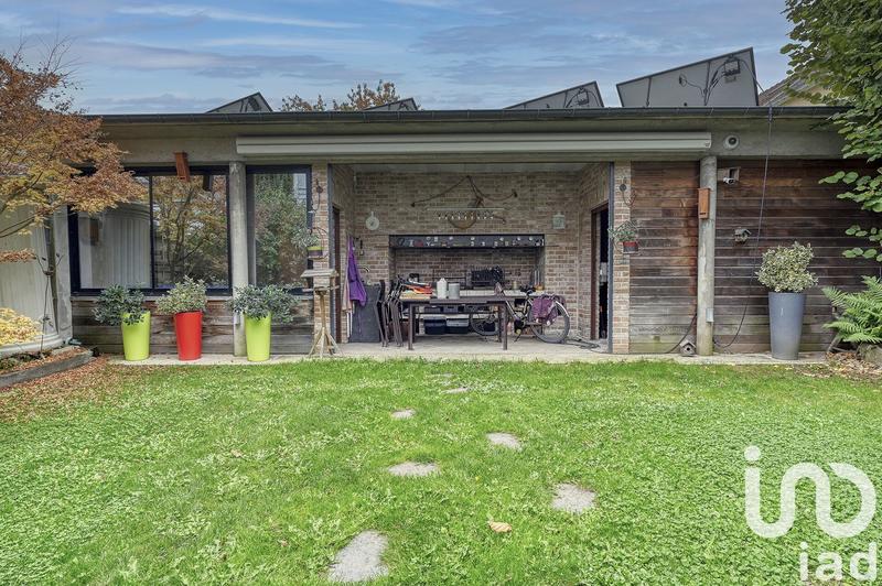 Maison - 218 m² - 9 pièces