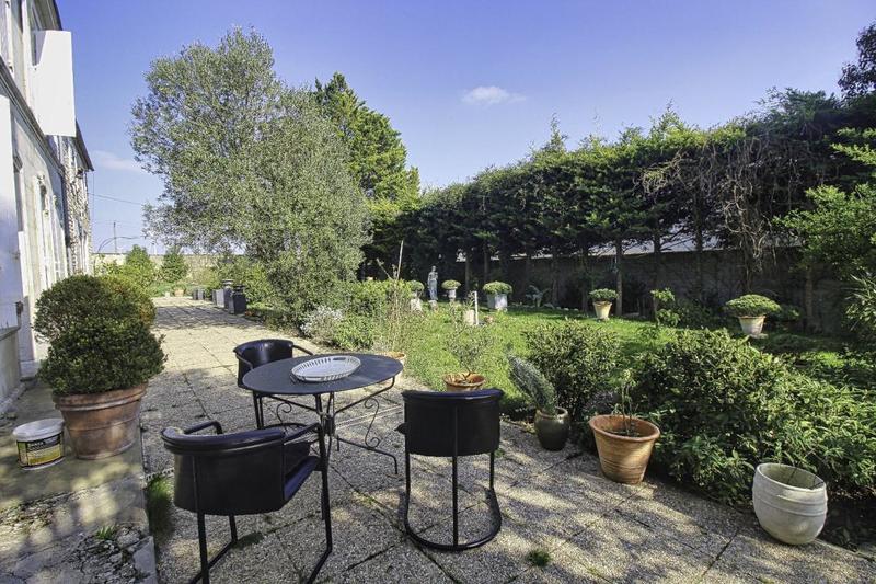 Propriété - 291 m² - 15 pièces