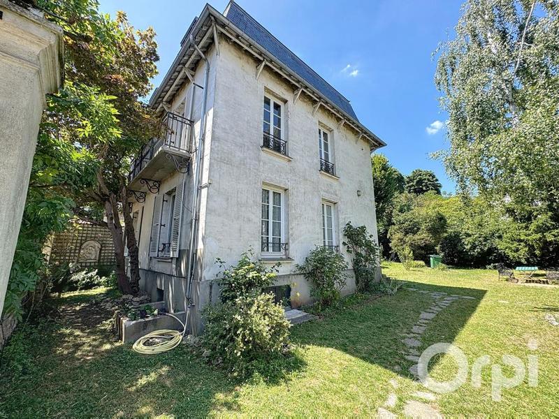 Demeure - 175 m² - 6 pièces