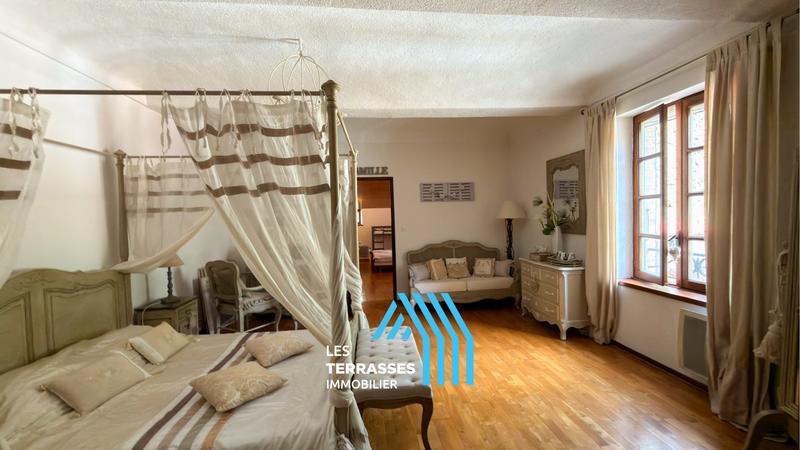 Ferme - 585 m² - 12 pièces