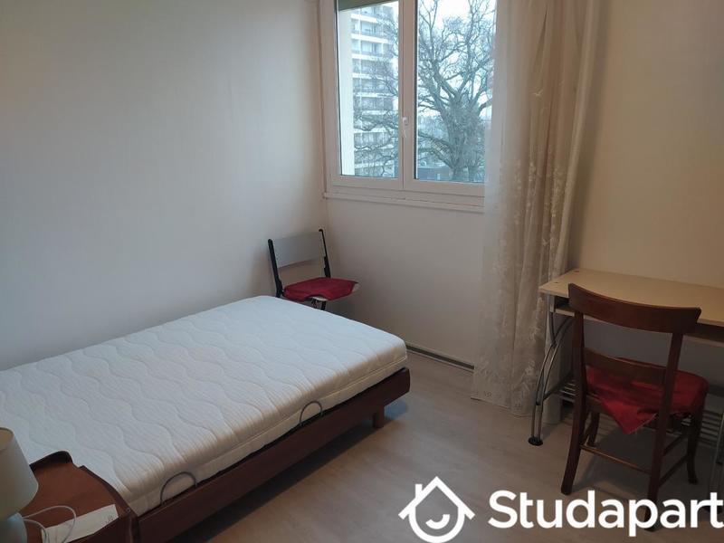 Chambre - 10 m² - 1 pièce