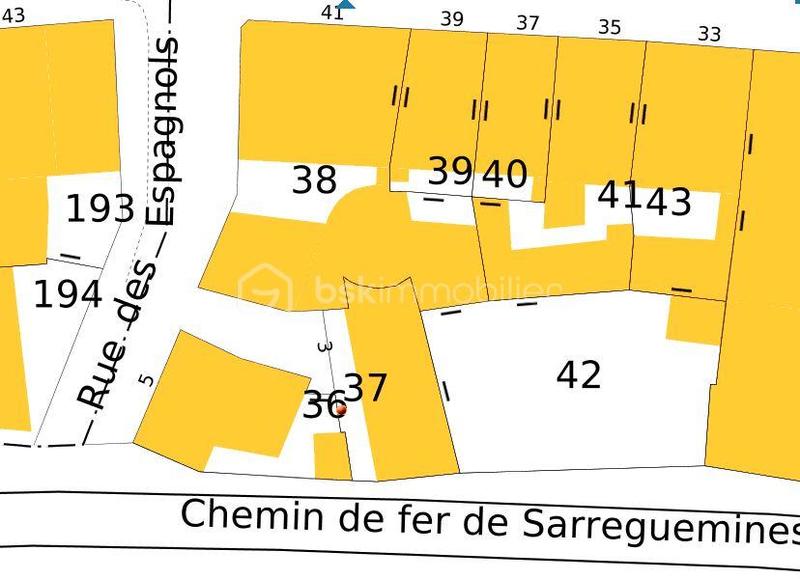 Immeuble - 126 m² - 7 pièces