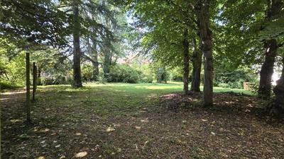 Terrain constructible - 1 450 m²