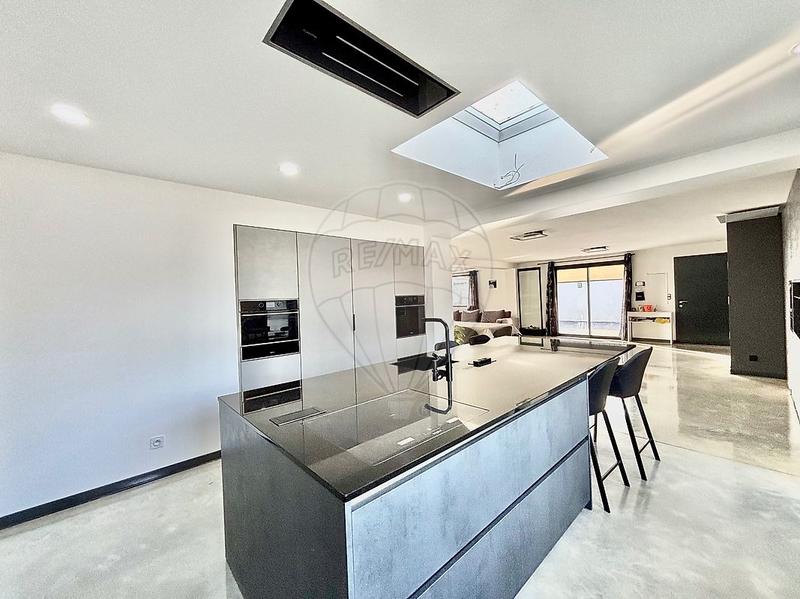 Maison - 262 m² - 6 pièces