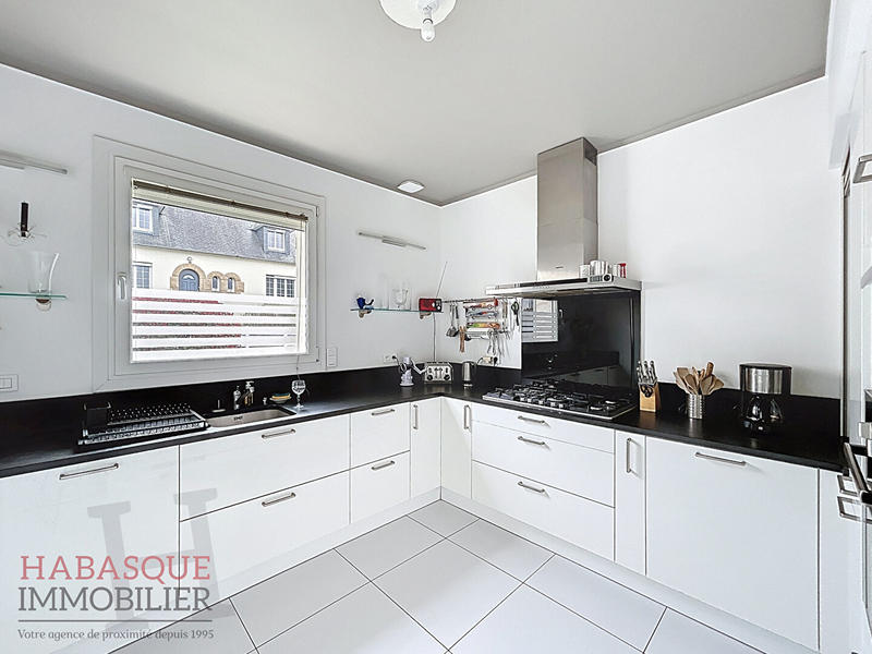 Maison - 180 m² - 8 pièces