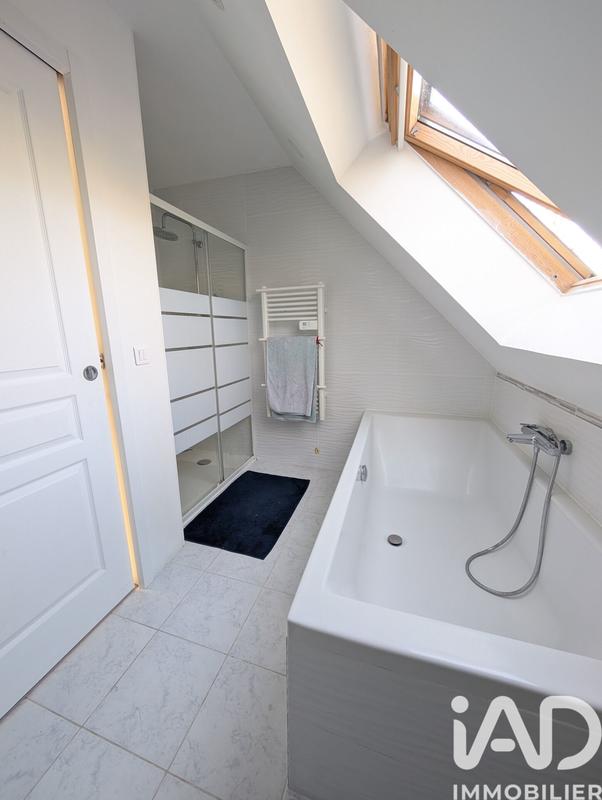 Maison - 141 m² - 8 pièces