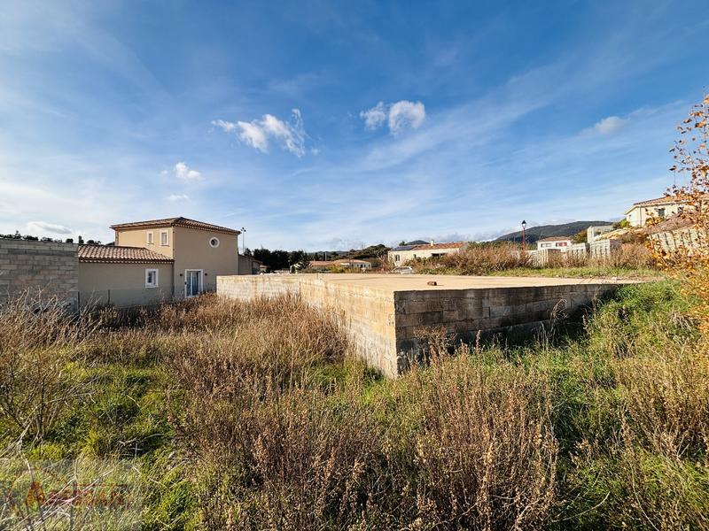 Terrain constructible - 780 m²