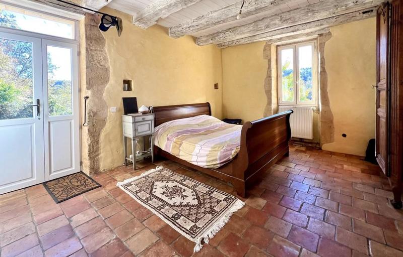 Propriété - 280 m² - 10 pièces