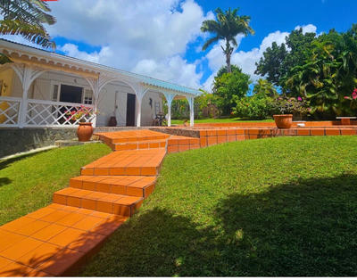 Maison - 285 m² - 5 pièces