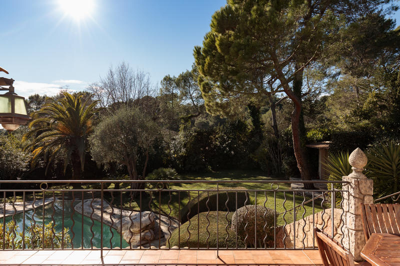 Propriété - 217 m² - 5 pièces