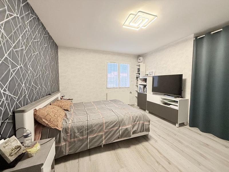 Maison - 140 m² - 5 pièces