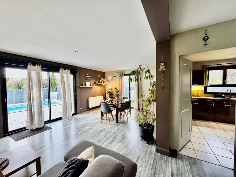 Maison - 96 m² - 5 pièces