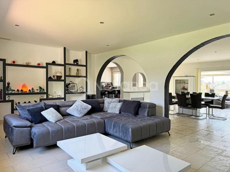 Villa - 280 m² - 8 pièces