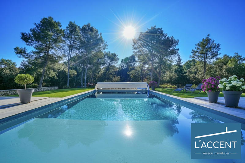 Maison - 199 m² - 8 pièces