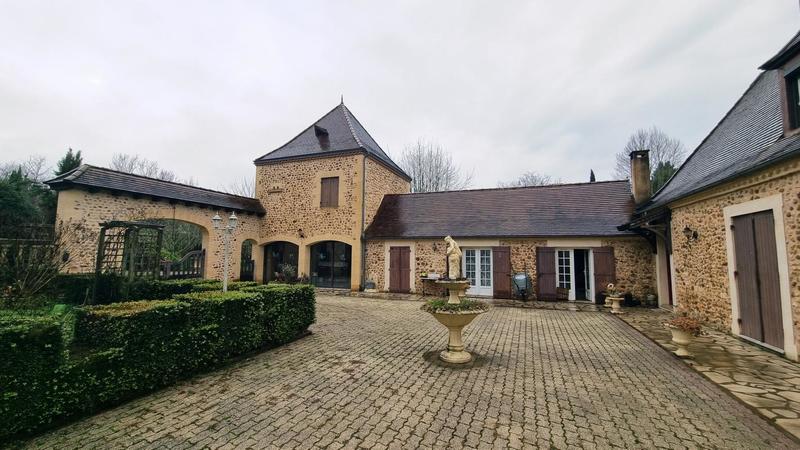 Maison - 176 m² - 6 pièces