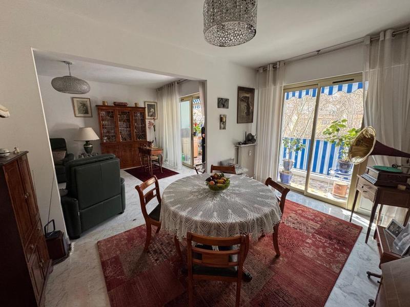 Appartement - 93 m² - 3 pièces