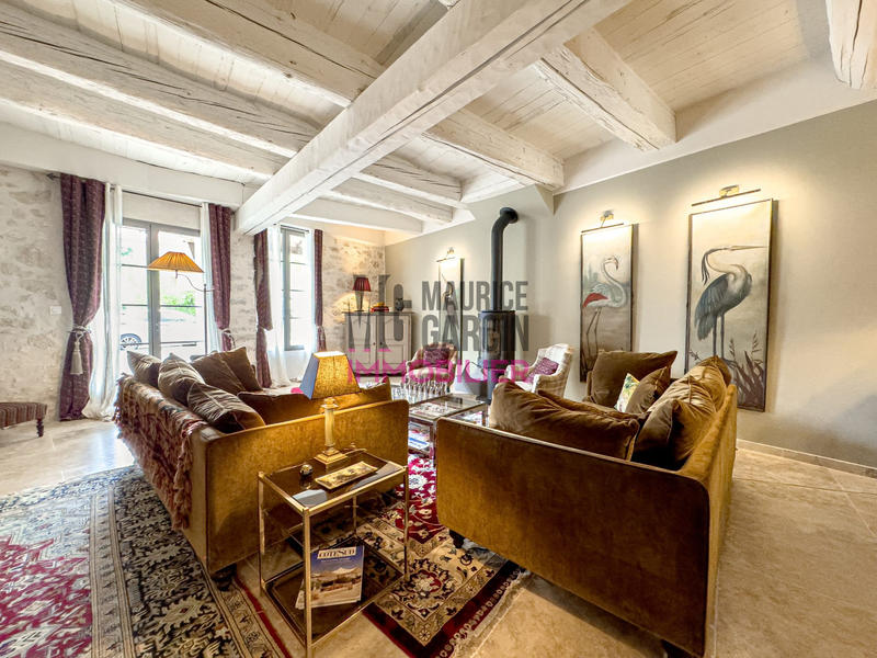 Maison - 460 m² - 12 pièces