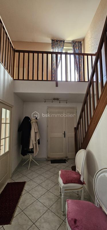 Demeure - 241 m² - 8 pièces