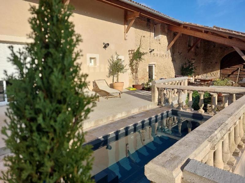 Maison - 242 m² - 7 pièces