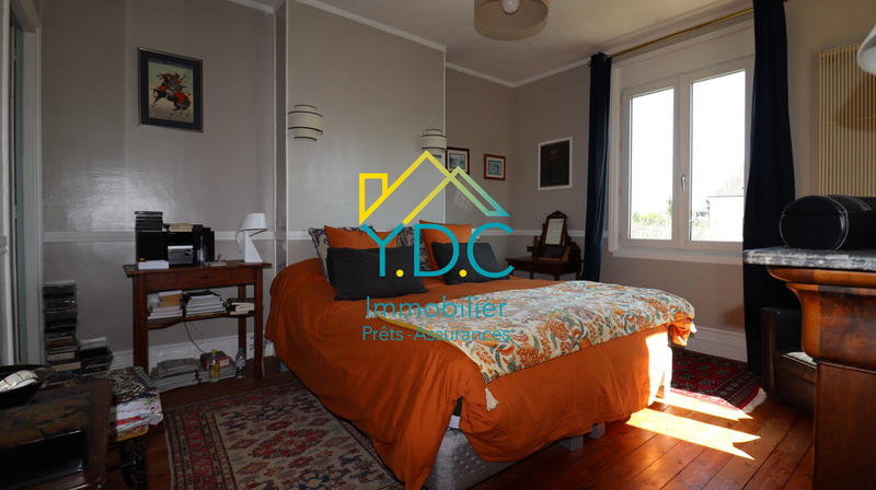 Maison - 166 m² - 8 pièces