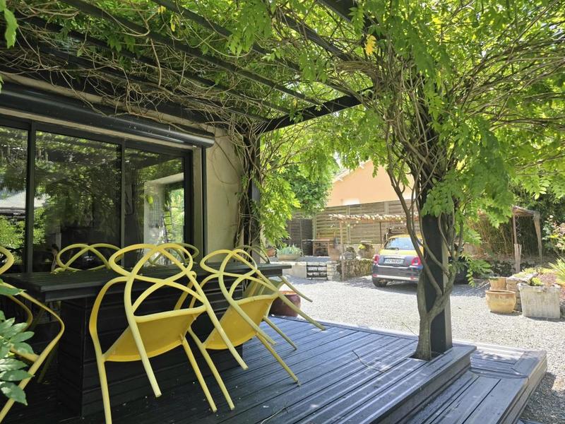 Maison de ville - 220 m² - 9 pièces