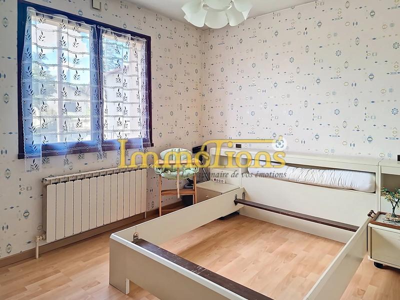 Maison - 231 m² - 9 pièces