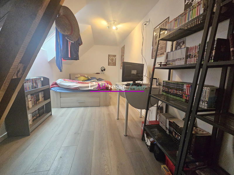 Maison traditionnelle - 194 m² - 9 pièces