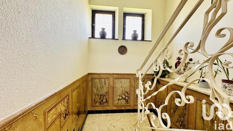 Maison - 210 m² - 8 pièces