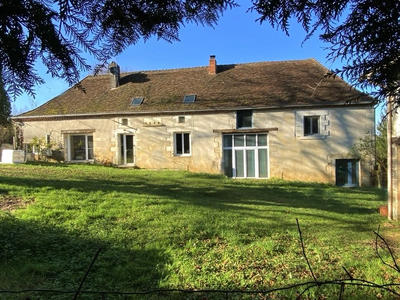 Maison - 225 m² - 8 pièces
