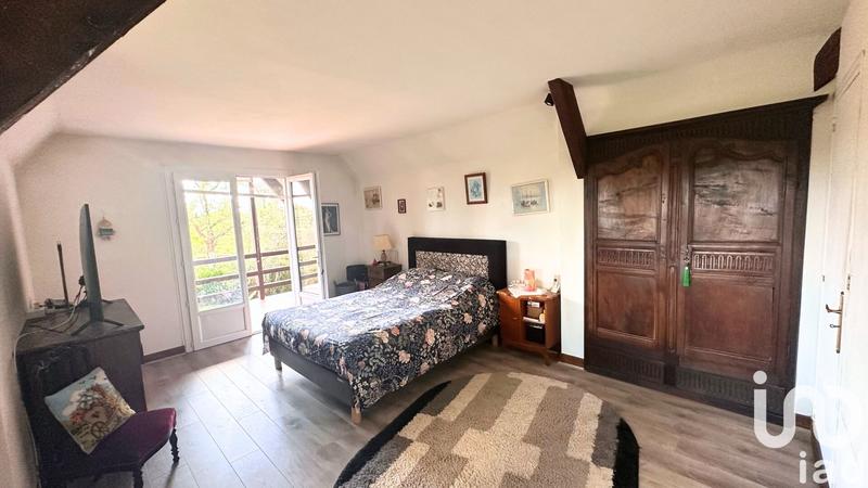 Maison - 233 m² - 10 pièces