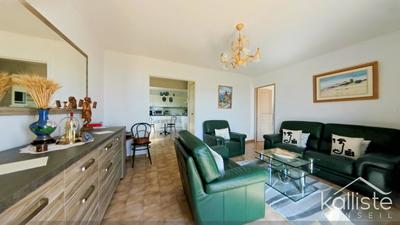 Maison - 87 m² - 5 pièces