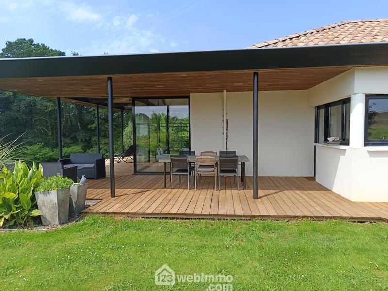 Maison - 180 m² - 7 pièces