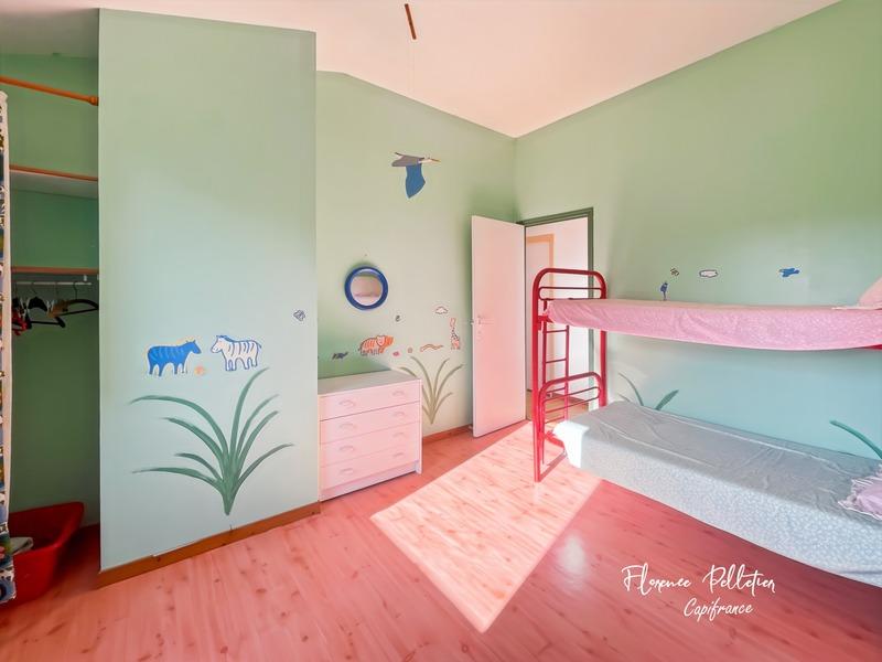 Maison - 325 m² - 14 pièces