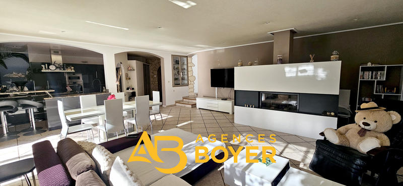 Maison - 205 m² - 6 pièces