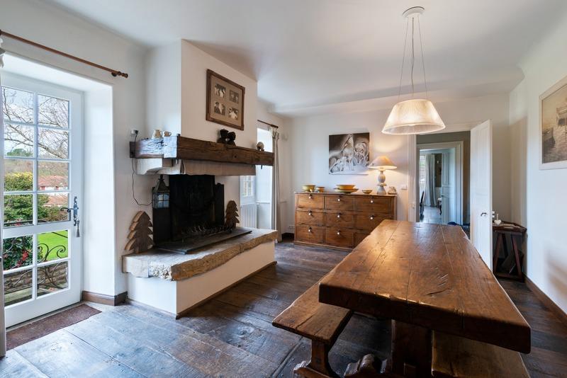 Maison - 650 m² - 14 pièces