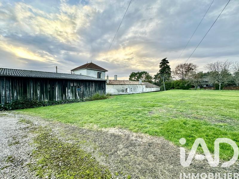 Maison - 271 m² - 10 pièces