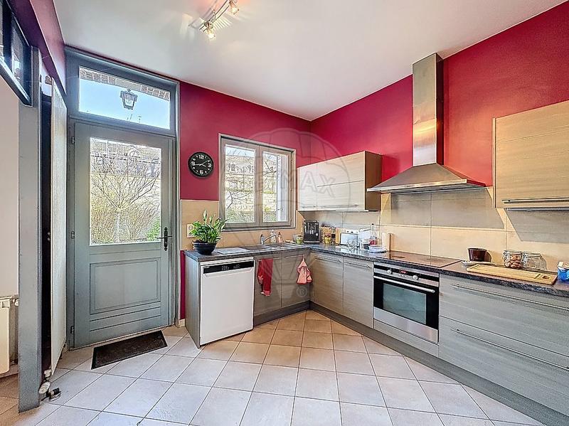 Maison - 182 m² - 7 pièces