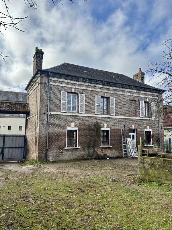 Maison traditionnelle - 230 m² - 6 pièces