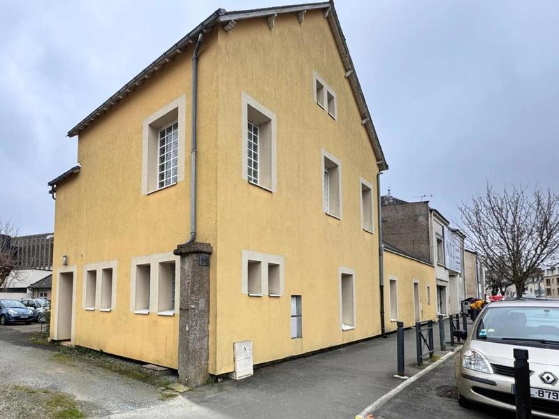 Maison - 230 m² - 10 pièces