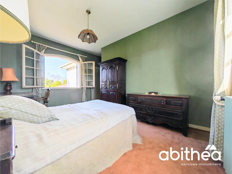 Maison - 250 m² - 11 pièces