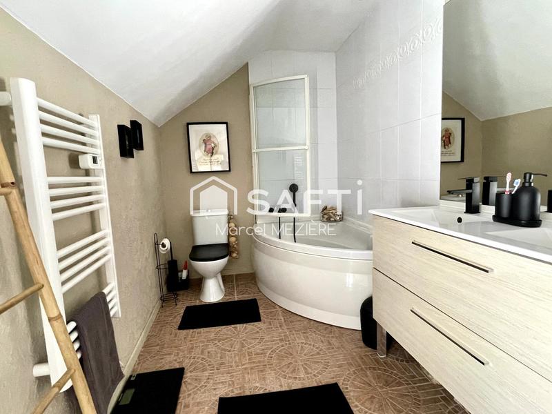 Maison - 285 m² - 8 pièces