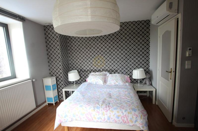 Propriété - 293 m² - 9 pièces