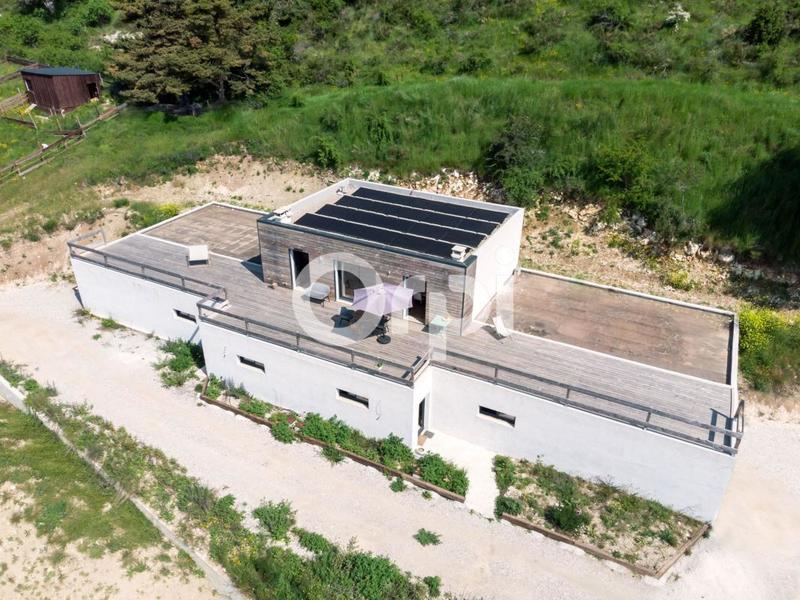 Maison - 250 m² - 6 pièces