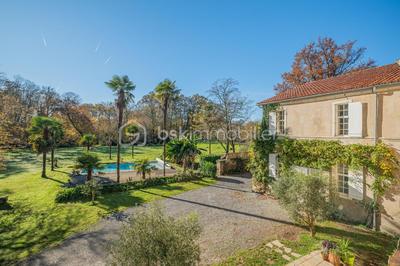 Château - 880 m² - 16 pièces