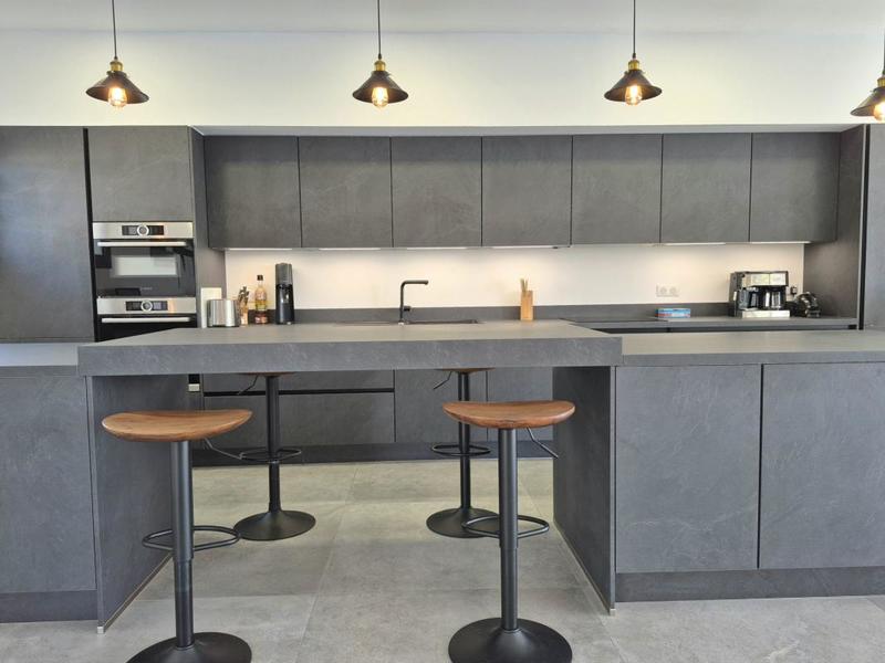 Maison - 232 m² - 6 pièces