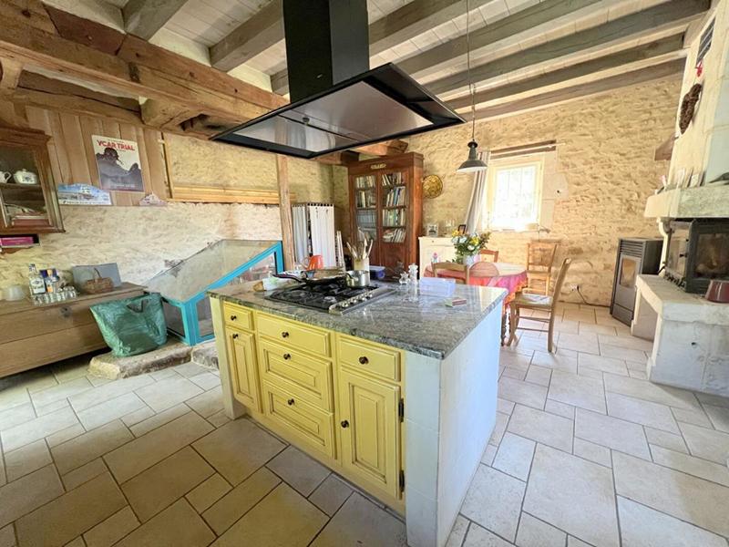 Maison - 208 m² - 7 pièces