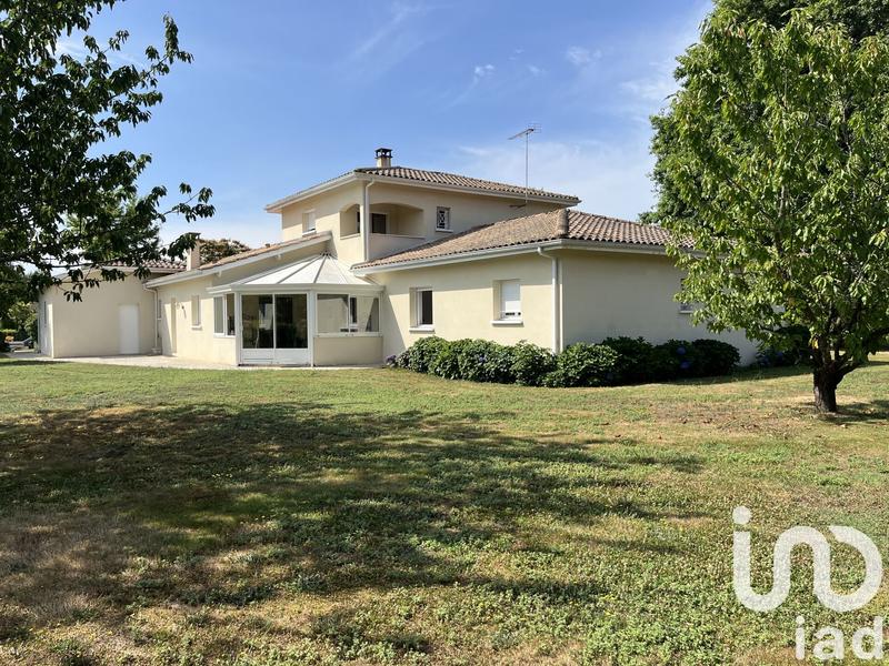 Maison - 221 m² - 6 pièces