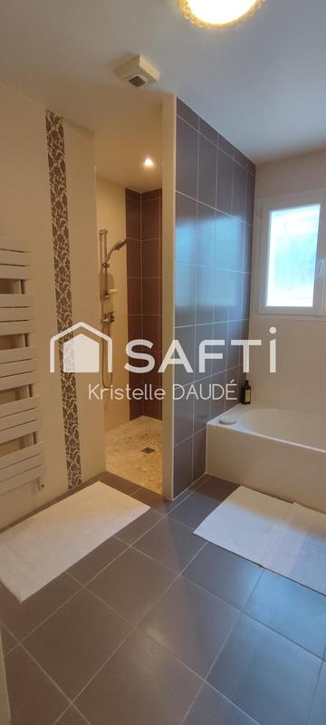 Villa - 220 m² - 6 pièces