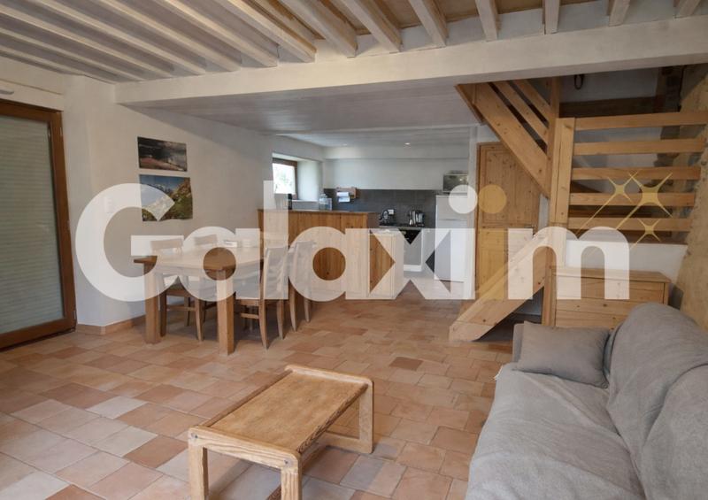 Maison ancienne - 270 m² - 3 pièces