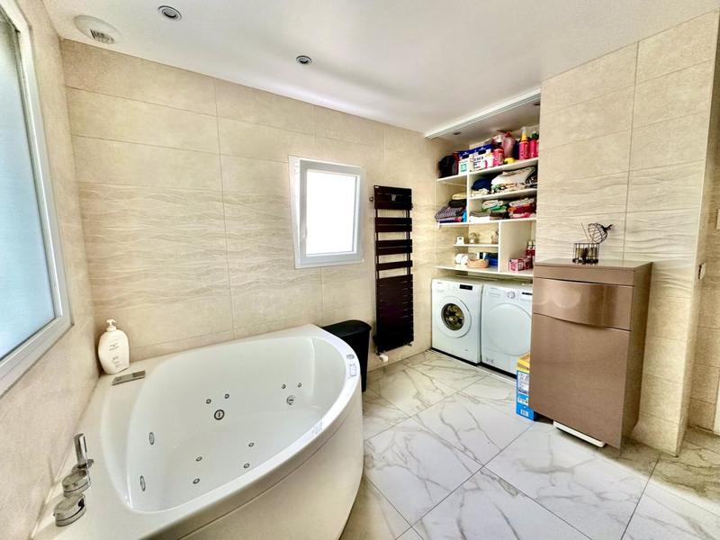 Maison - 140 m² - 3 pièces